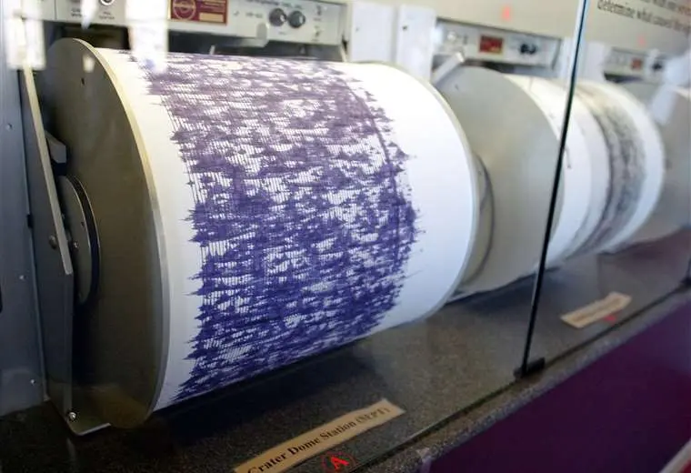 Japón emite alerta de tsunami después de potente terremoto