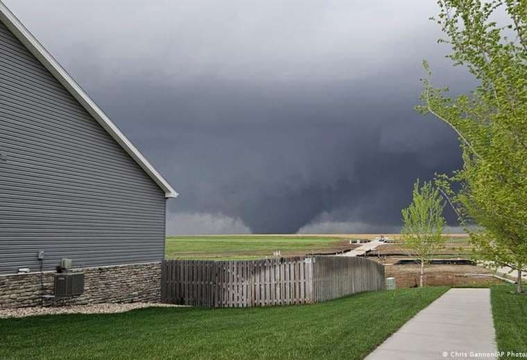 Declaran alerta por tornados en Oklahoma, EE. UU.