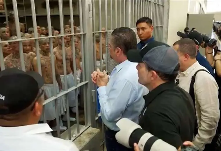 Rodrigo Chaves habló con los criminales más peligrosos de El Salvador: ¿Qué les dijo?