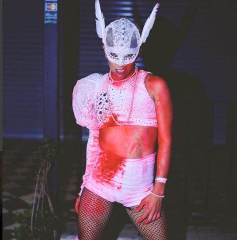 Alex Badilla como Lady Gaga en Halloween. 