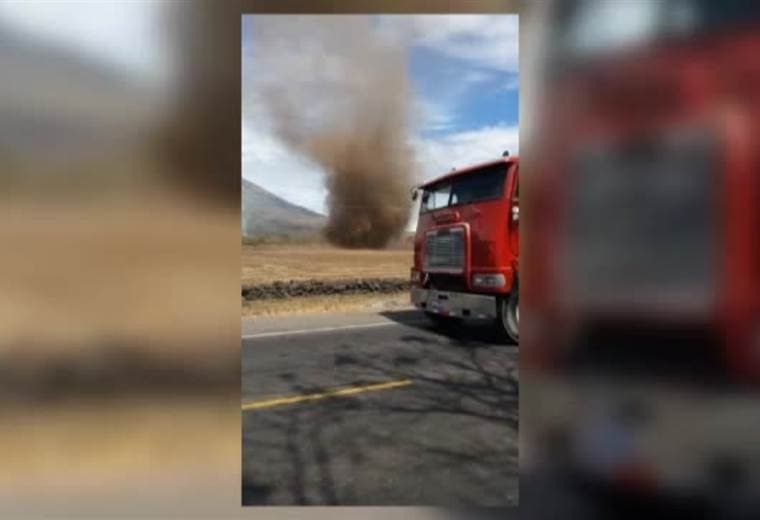 Tornado cerca del Volcán de San Miguel El Salvador.