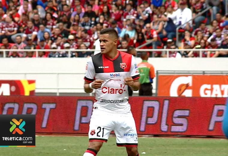 Hondureños de Alajuelense no pesaron en el clásico nacional