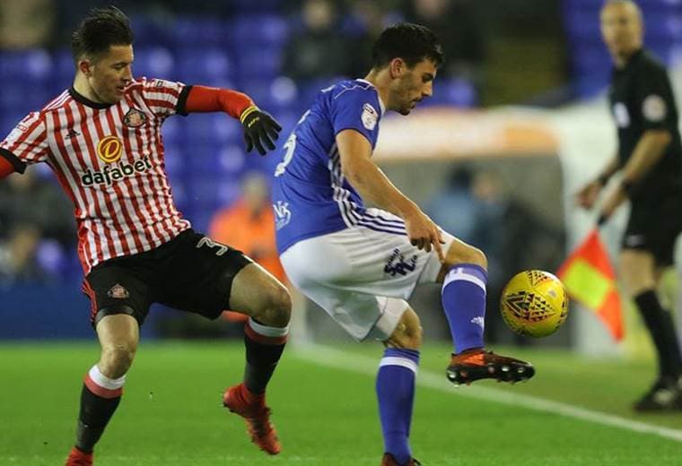 Bryan Oviedo del Sunderland durante el partido ante el Birminghan City.|Sunderland