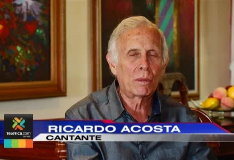 Cantante Ricardo Acosta de 72 años está de regreso con su música