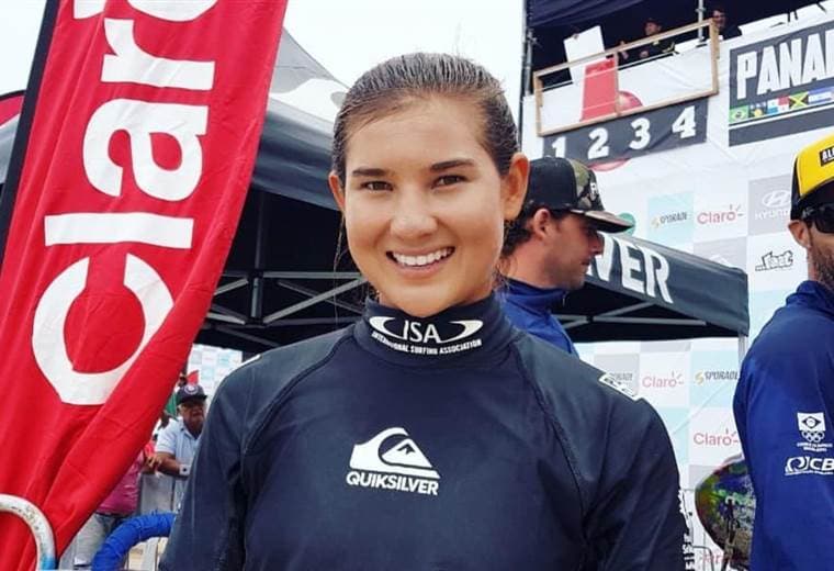 Brisa Hennessy, surfista nacional.|CON