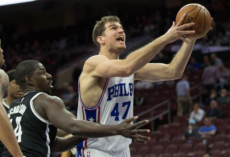 Tiago Splitter fue primer brasileño en conquistar un anillo de la NBA.