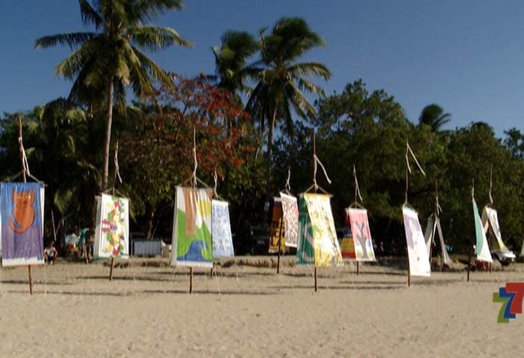  Este fin de semana, tamarindo pasó de ser una de nuestras capitales del surf, a capital del arte. Se trata del Tamarindo Art Wave, un festival internacional que engloba pintura, escultura, videoarte y música.