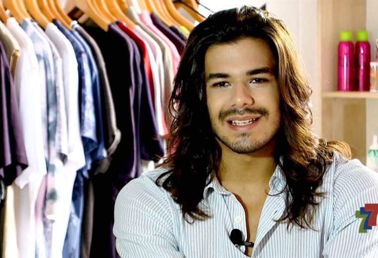 Él es Pablo Mora, tiene 24 años de edad, y es un modelo costarricense…  En sus casi tres años de carrera en el modelaje, Mora tuvo la oportunidad de exponerse en el extranjero, algo, a lo que muchos modelos aspiran…