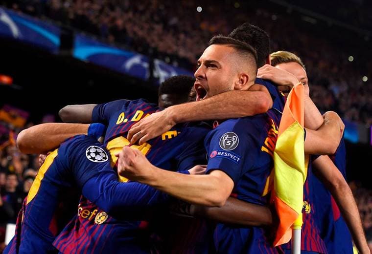 FC Barcelona celebra la victoria en UEFA Champions League. 