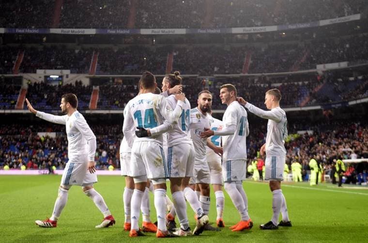 Jugadores del Real Madrid celebran la anotación de Cristiano Ronaldo.|AFP