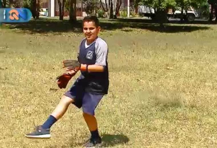 Se trata del parque de La Urbanización Los Robles, muy cerca del parque central del cantón. Aquí se arman buenas mejengas los fines de semana, los niños cuentan con más de 4 “plays” para jugar y el espacio necesario para revivir los juegos de antes como “La anda” y “Quedó”. Además cuenta con el árbol más viejo de Moravia, decretado de esa manera por la Municipalidad de la zona.