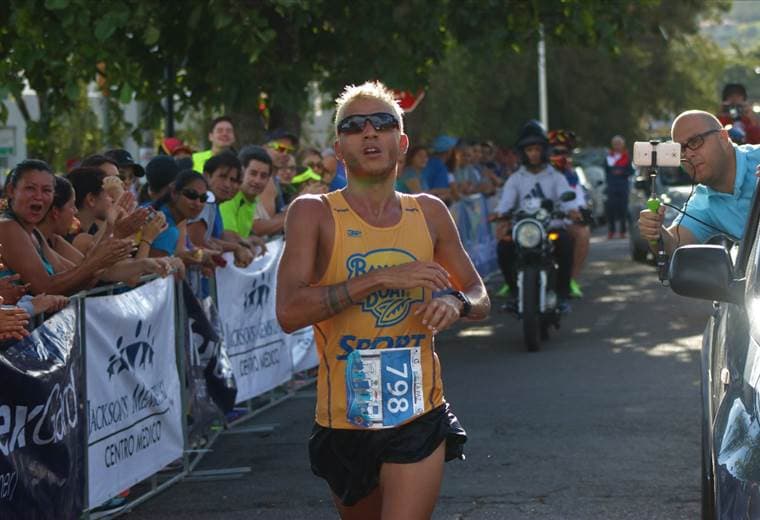 Ángelo Olivo, ganador media maratón por La Paz.|DT Comunicación