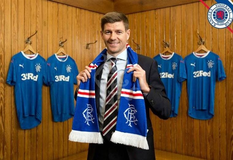 Steven Gerard, nuevo técnico del Glasgow Rangers. 