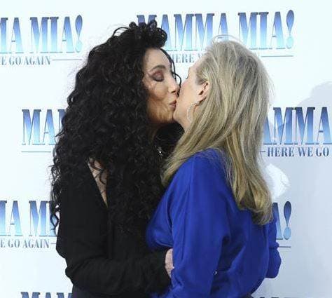 Beso de Cher y Meryl Streep