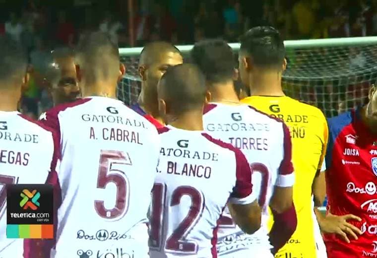 Con su gol ante Saprissa, Saborío le ha marcado a todos los equipos de Primera División