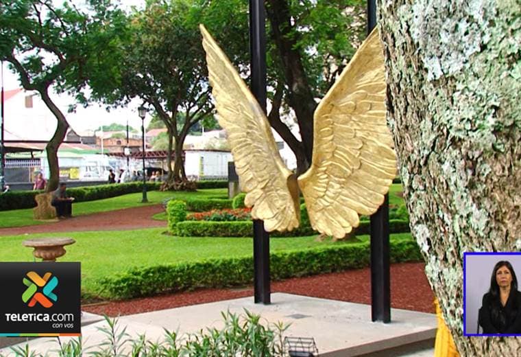 Parque Morazán en San José luce nueva escultura llamada 'Alas México'