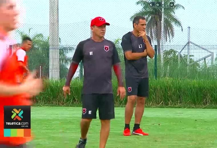 Alajuelense pone su mirada en fútbol de Honduras ante la salida de Abdiel Arroyo