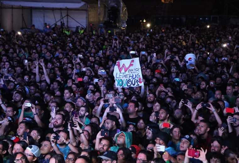 Con estas fotos Weezer y Foo Fighters recordaron su concierto en Costa Rica