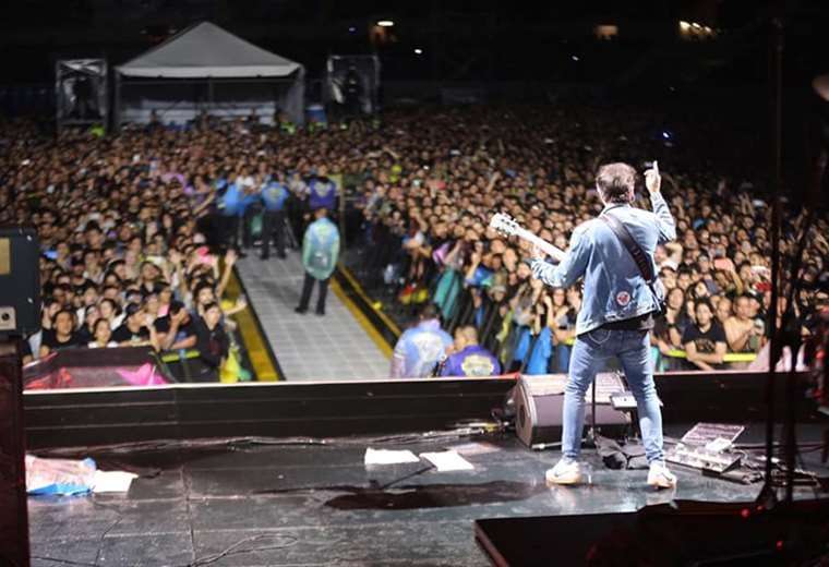 Con estas fotos Weezer y Foo Fighters recordaron su concierto en Costa Rica