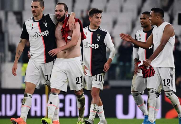 Paulo Dybala celebra junto a sus compañeros de la Juventus | AFP
