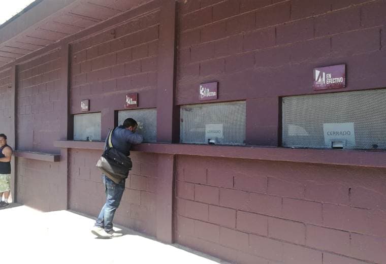 Venta de entradas en el estadio Ricardo Saprissa 