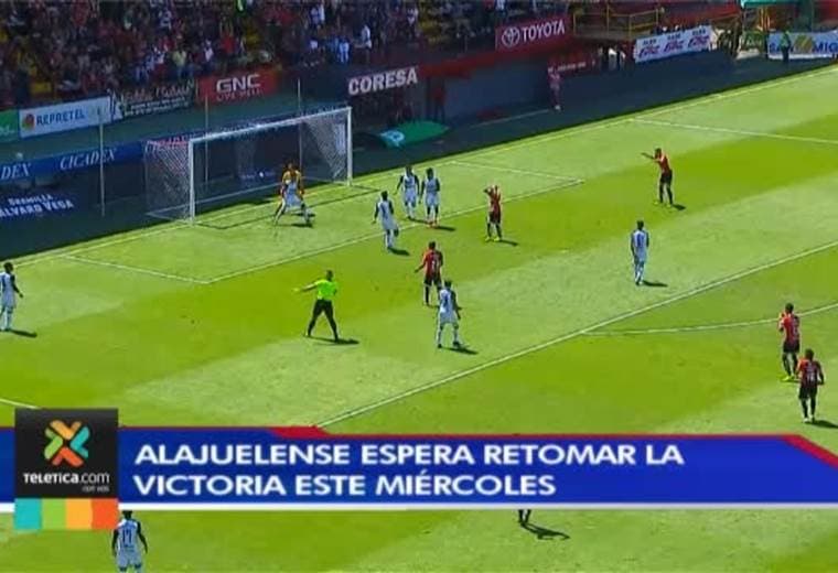 Alajuelense espera el permiso de trabajo de Hernán Torres para su debut