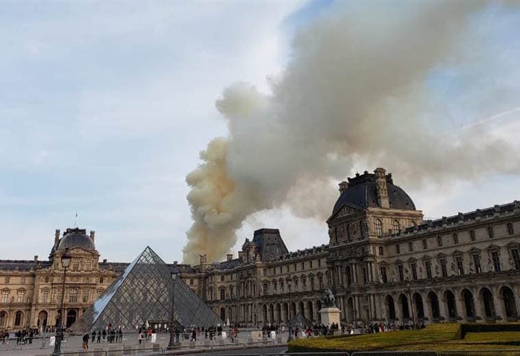 Notre Dame foto por Alexander Aguilar versión pequeña