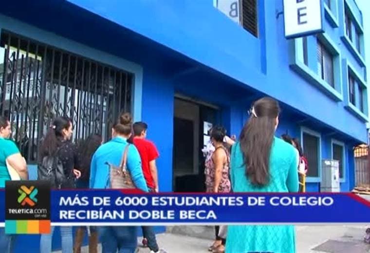 6.217 estudiantes de secundaria recibían doble beca por parte del Estado