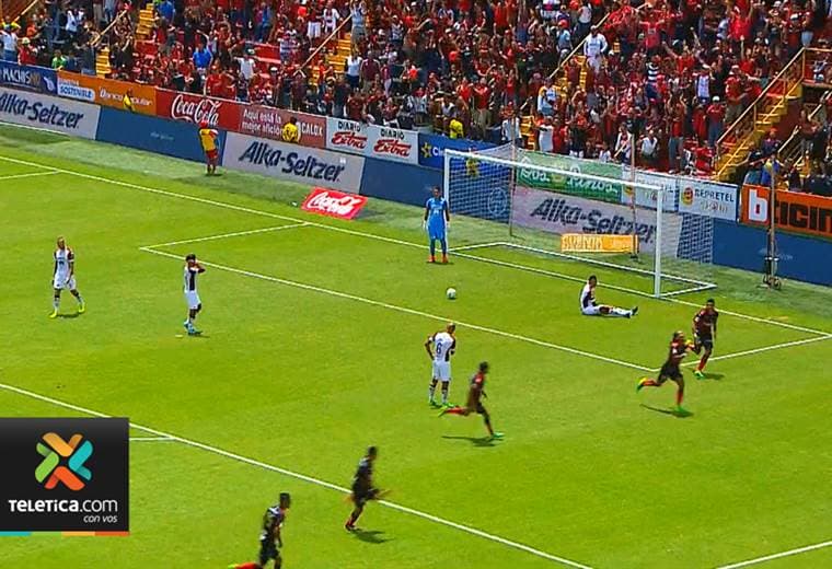 Alajuelense no llega líder al clásico desde hace tres años