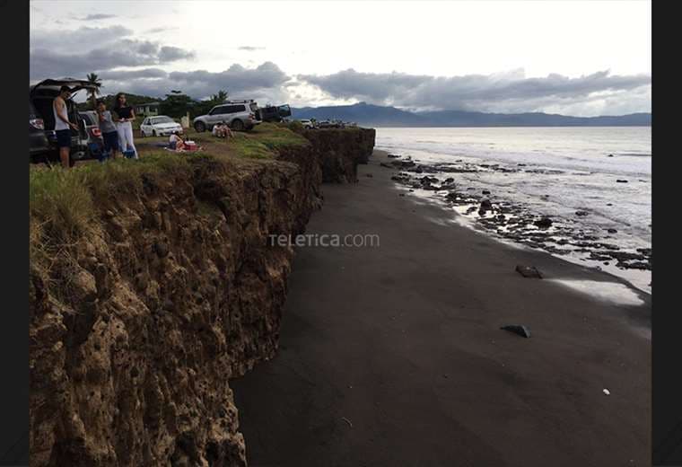 Niño se precipita del Peñón de Guacalillo