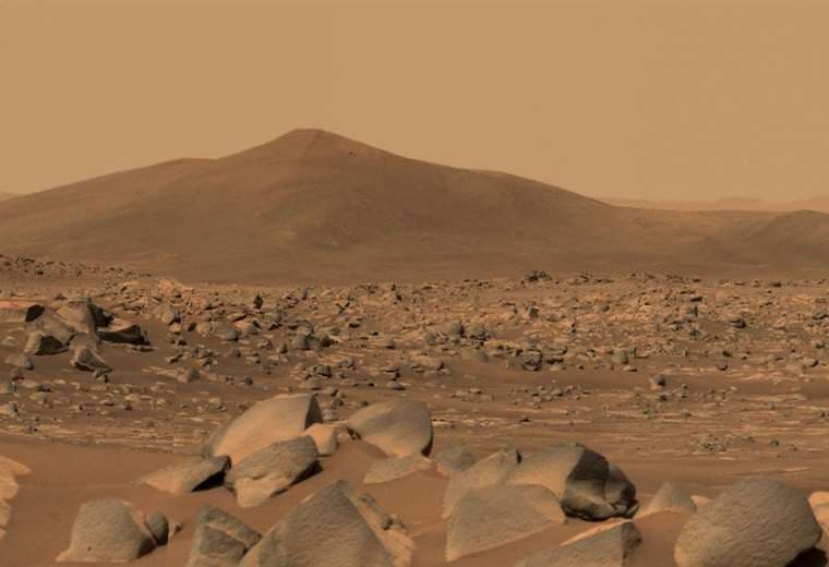 El rover de la NASA se prepara para tomar las primeras muestras de rocas de Marte