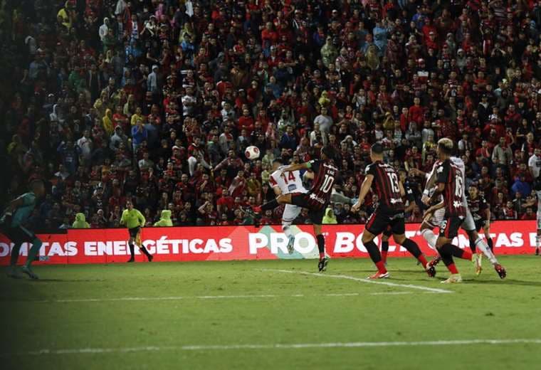 Arturo Campos anotó el gol del título.