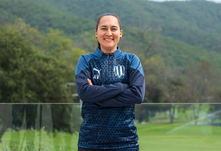 Amelia Valverde fue designada mejor entrenadora del año en la Liga Femenil Mexicana