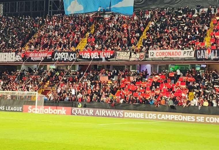 Recibimiento Alajuelense - Los Angeles FC.