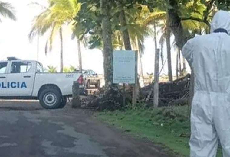 Extranjera aparece muerta a la par de condominio en playa Jacó