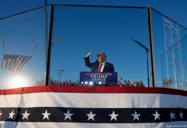 Hombre armado detenido cerca del mitin de Trump niega intención de matarlo