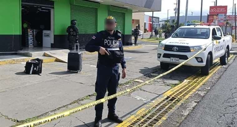 Capturan a presuntos delincuentes en huida tras millonario robo en local comercial