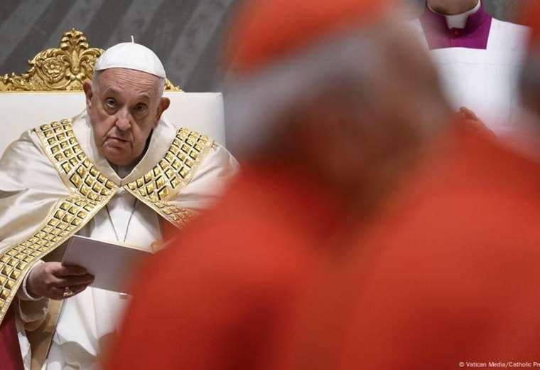 Papa Francisco pide perdón por "todos" los pecados de la Iglesia