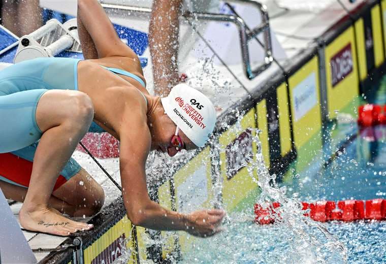 Estrella de natación McKeown abandona Mundial por salud mental