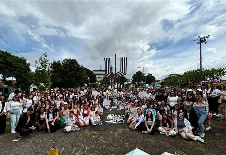 Fanáticas de One Direction en Costa Rica rinden tributo a Liam Payne