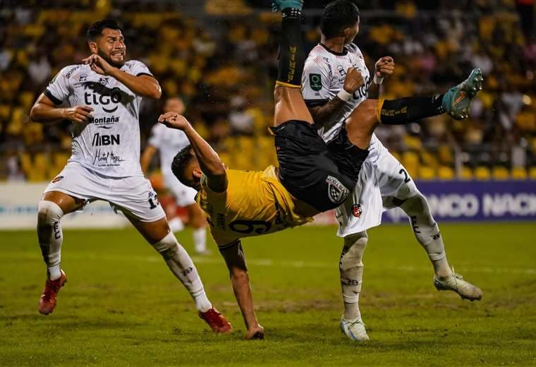 ¡De chilena! Liberia se da lujos con su fútbol en triunfo ante Puntarenas