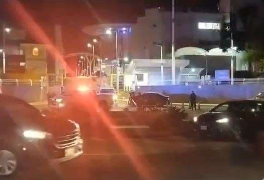 Gatilleros matan a conductor de tres disparos en la cabeza en Santa Ana