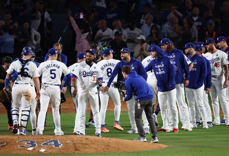 Dodgers vencen 4x2 a Yankees y aumentan su ventaja en la Serie Mundial