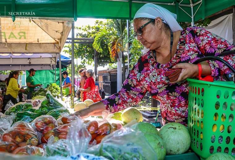 "El dinero alcanza cuando nadie roba": la apuesta de Bukele para bajar el alto precio de los alimentos