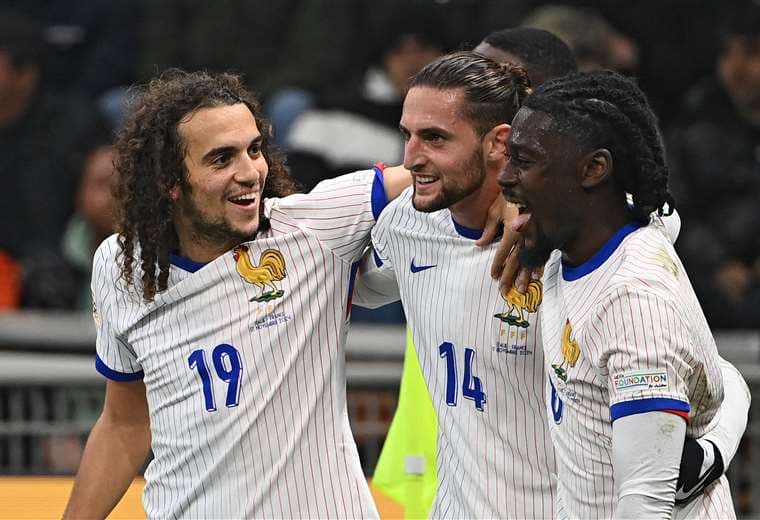 Francia gana 3-1 en Italia y se hace con el liderato de su grupo