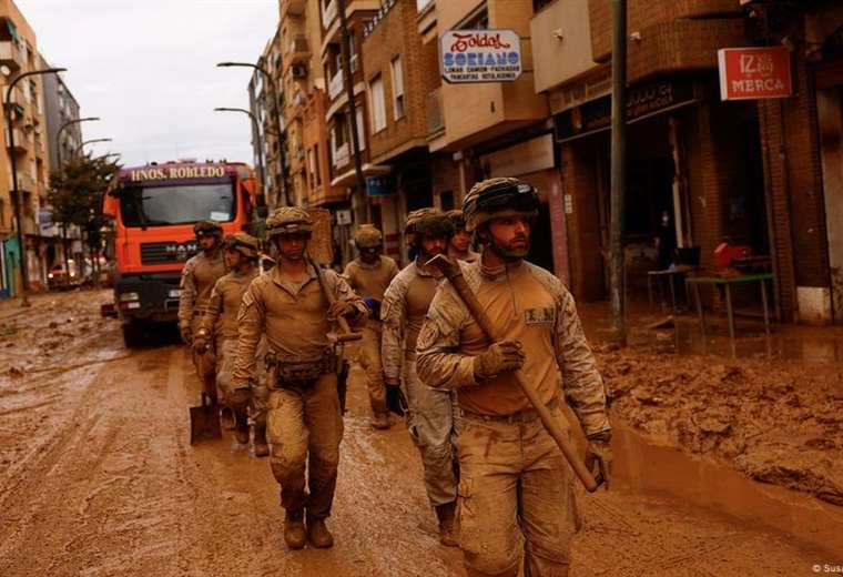 Obrero muere en derrumbe en escuela afectada por inundaciones en España