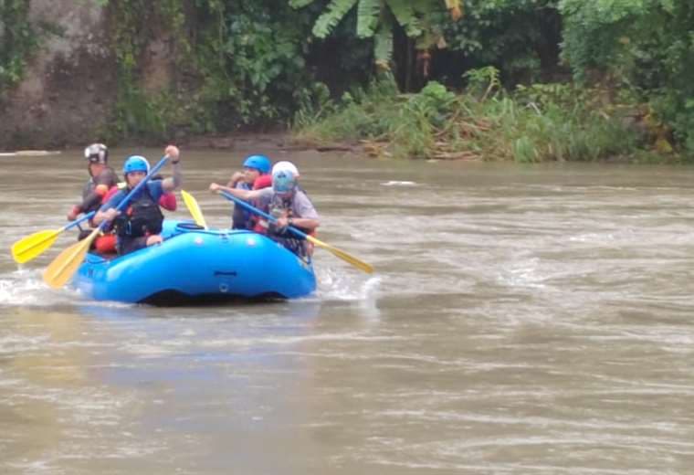 Guía turístico sobrevive a accidente de rafting en río Pacuare