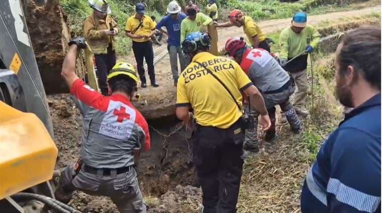 Hombre está en estado crítico tras sobrevivir a terraplén en Desamparados