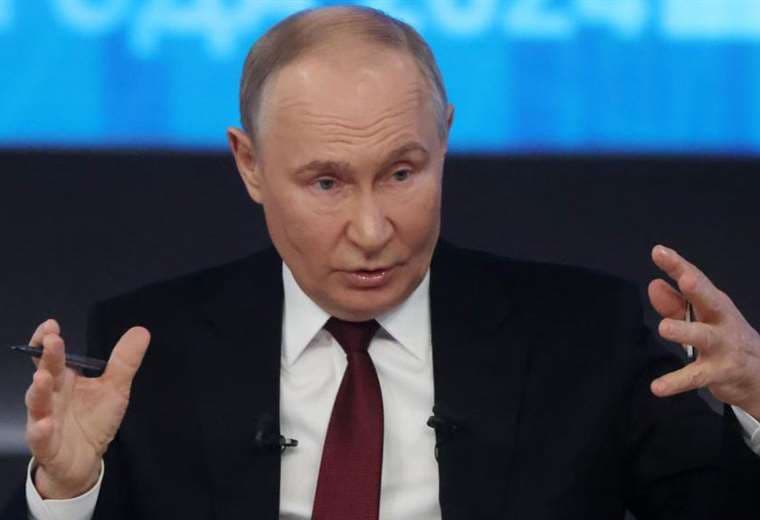 Putin afirma que debería haber invadido Ucrania antes y que está dispuesto a negociar con Trump 