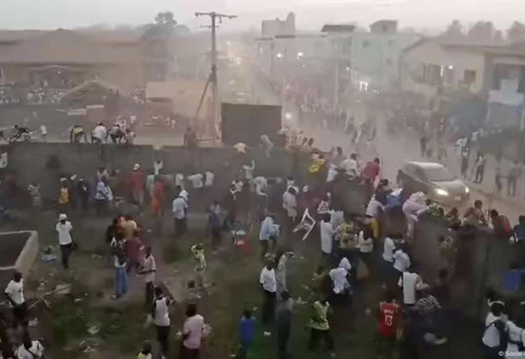 Al menos 56 muertos en Guinea por estampida en partido de fútbol